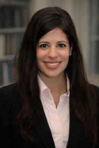 Author Keli Pontikos Paragios in a head/shoulder photo
