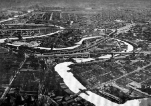 Arial view of Cuyahoga River looking South from the lake in late 1920's. Note St. Malachi area upper right is beginning to be a district of waterhouses.