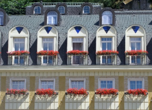 images of windows with flower boxes